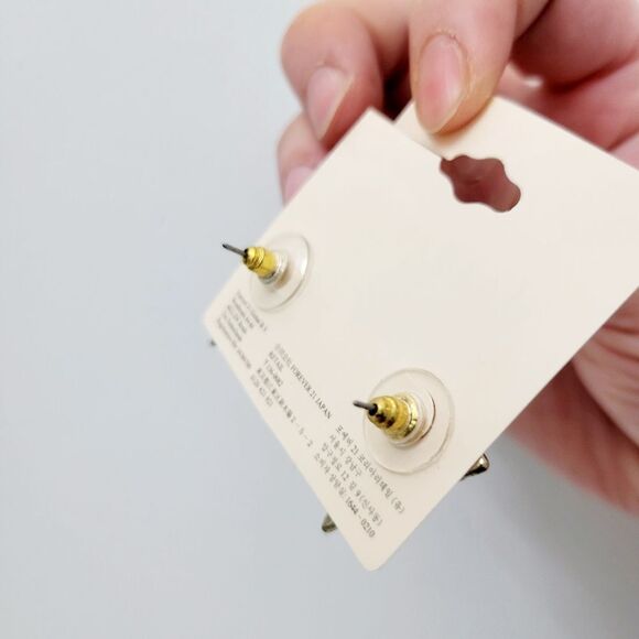 Brand New Forever 21 Gold Tone White Triangle Earrings - Picture 6 of 7